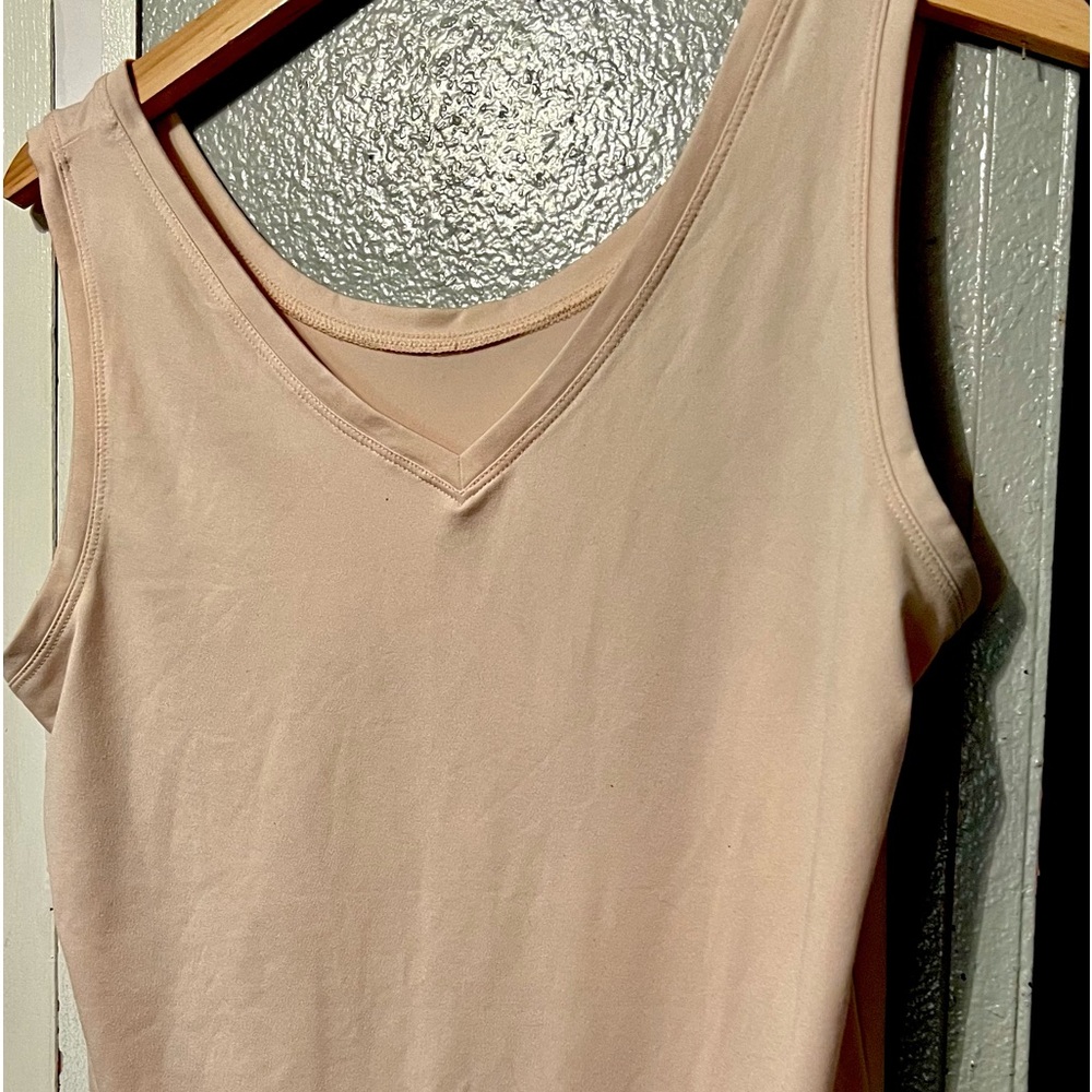 George Women’s V-Neck Tank Top
